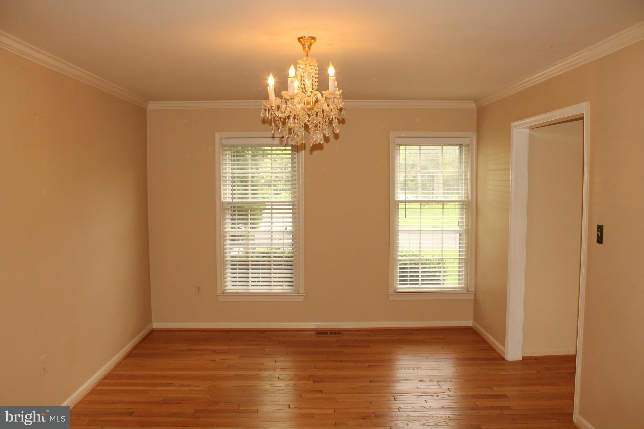 2 Vinson Ct Sterling Va 20185