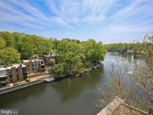 11400 Washington, Reston, VA 20190